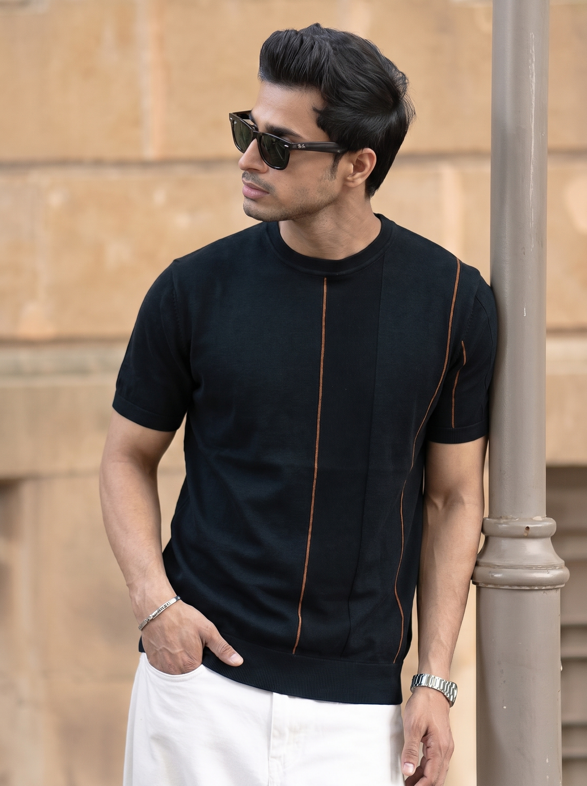 Minimalist Contrast-Stitch Crew Neck T-shirt
